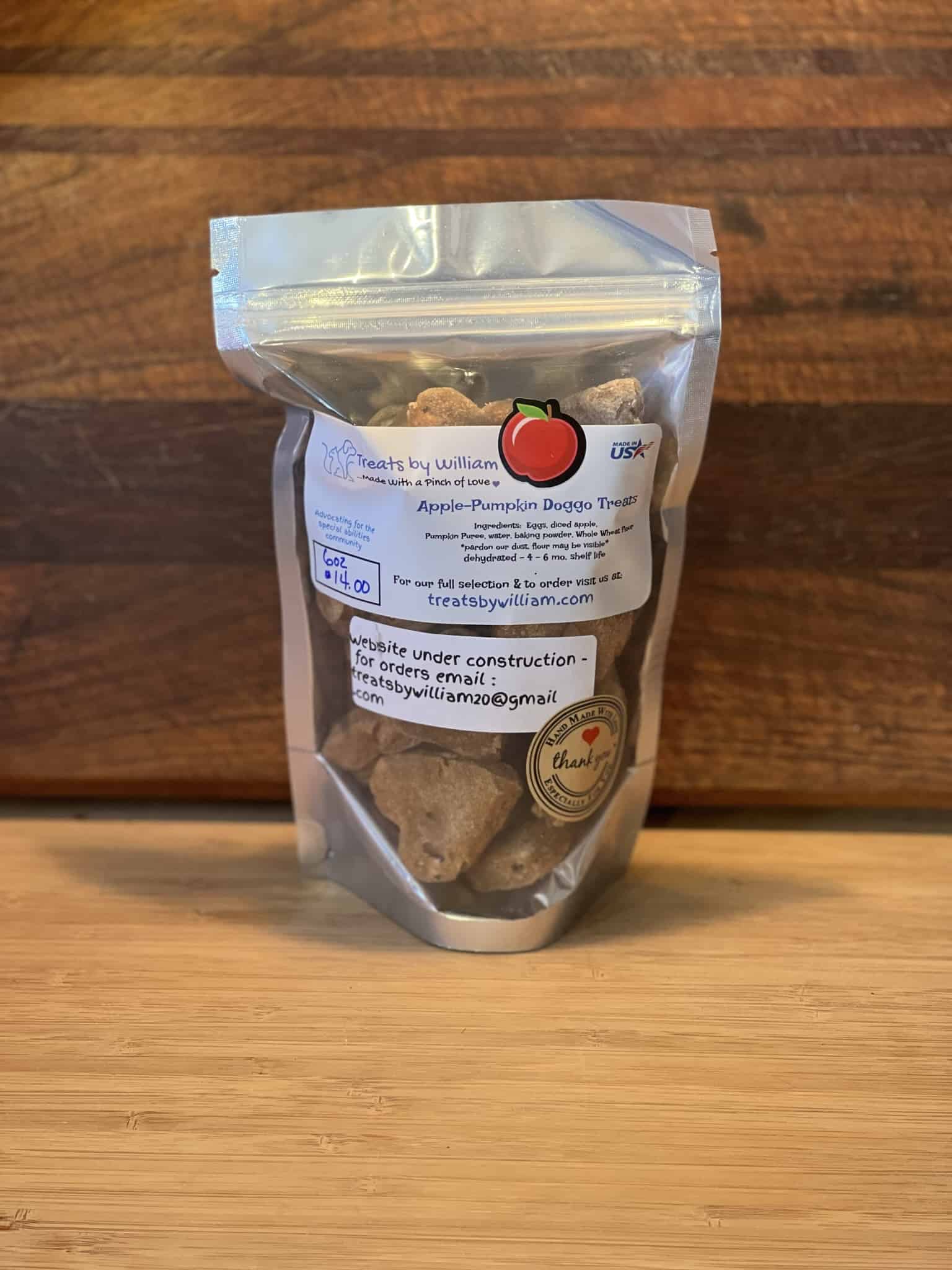 This Apple Pumpkin Doggo Small Hearts 6oz is made with love by Treats By William! Shop more unique gift ideas today with Spots Initiatives, the best way to support creators.