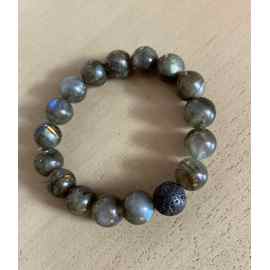 This Labradorite Chakra healing bracelet by Earth Karma is made with love by EARTH KARMA! Shop more unique gift ideas today with Spots Initiatives, the best way to support creators.