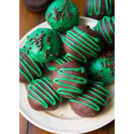 This Mint Oreo truffles is made with love by What A Delightful Treat! Shop more unique gift ideas today with Spots Initiatives, the best way to support creators.