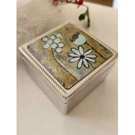 This Pods - Silver Trinket Box is made with love by Studio Patty D at Image Awards! Shop more unique gift ideas today with Spots Initiatives, the best way to support creators.